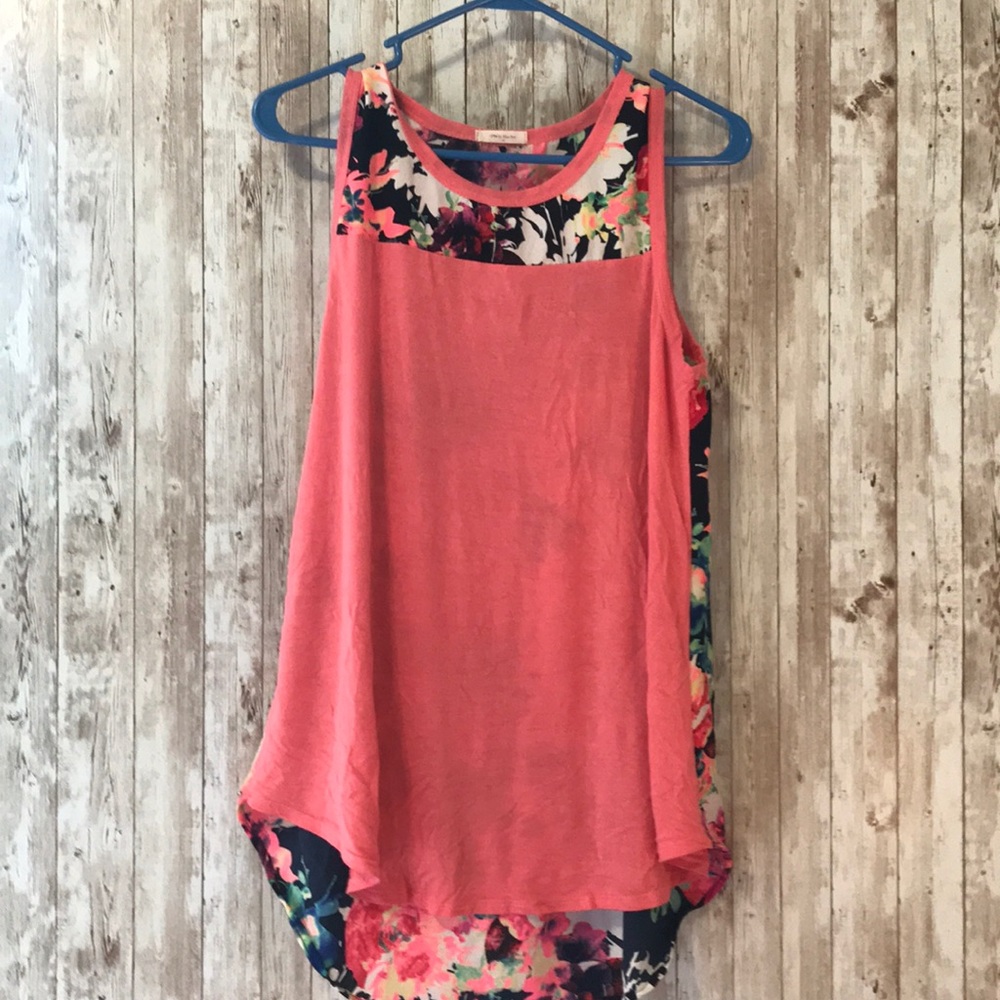 Tank top.